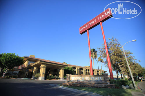 Hotelier's photos Crowne Plaza Hotel Fullerton 3*