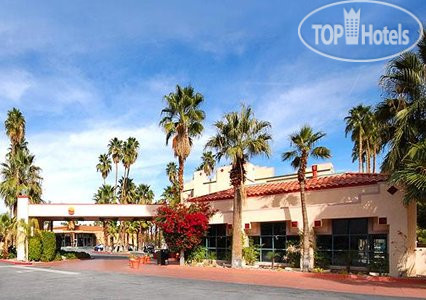 Hotelier's photos Comfort Inn Palm Springs 2*