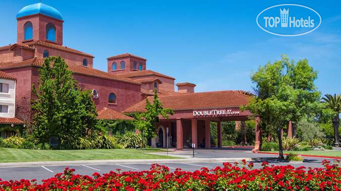 Hotelier's photos Doubletree Hotel Sonoma Wine Country 4*