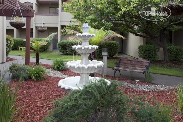 Hotelier's photos Best Western Plus Wine Country Inn & Suites 3*