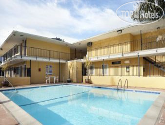 Hotelier's photos Travelodge Lompoc California 2*
