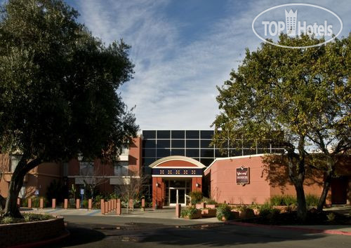 Hotelier's photos Crowne Plaza Concord 4*