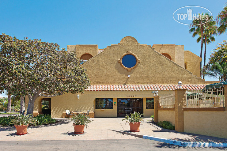 Hotelier's photos La Quinta Inn San Diego Carlsbad 2*