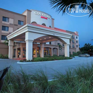 Фото Courtyard Stuart