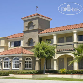 Фото Travelodge Costa Mesa Newport Beach Hacienda