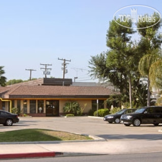 Фото Super 8 Costa Mesa/Newport Beach Area