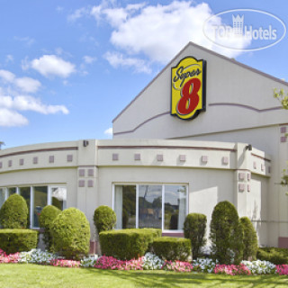 Фото Super 8 Milford/New Haven