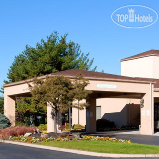 Фото Courtyard Newark Liberty International Airport