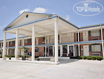 Фото Days Inn Paris