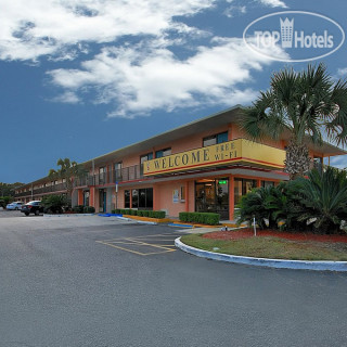 Photos Super 6 Inn & Suites Pensacola