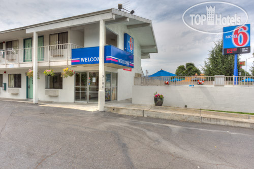 Фото Motel 6 Portland Central