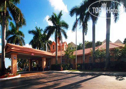 Hotel photo Comfort Inn Airport Cruise Port South 3*