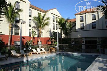 Hotelier's photos Hampton Inn & Suites Fort Myers Beach Sanibel Gateway 3*