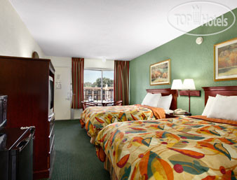 New photos from tourists Days Inn Tampa West of Busch Gardens 2*