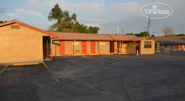 Hotelier's photos El Camino Motel