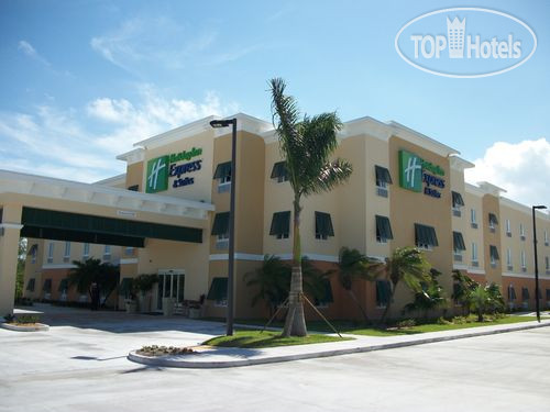 Hotelier's photos Holiday Inn Express & Suites Marathon 2*