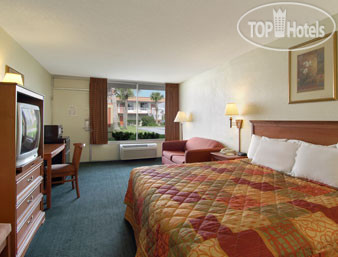 New photos from tourists Days Inn Titusville Kennedy Space Center 2*
