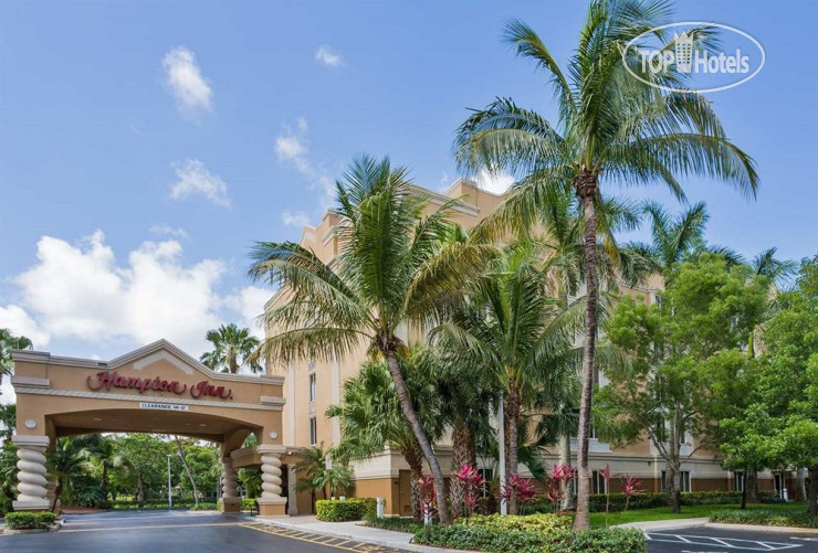 Hotelier's photos Hampton Inn Ft. Lauderdale Plantation 3*