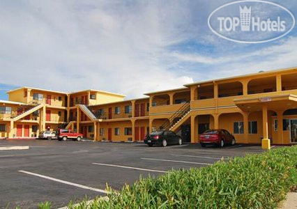 New photos from tourists Econo Lodge University 2*