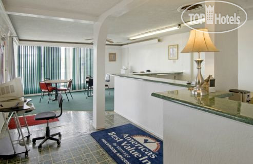Hotelier's photos Americas Best Value Inn Holbrook 2*