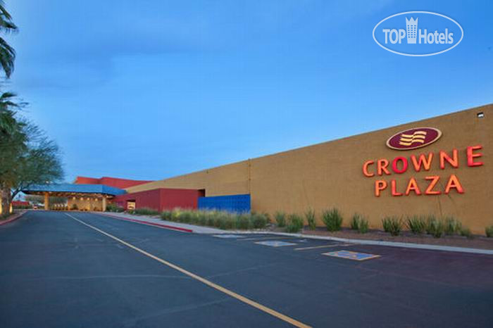 Hotelier's photos Crowne Plaza Phoenix 3*