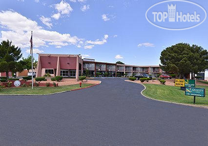 Hotelier's photos Quality Inn at Lake Powell 2*
