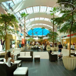 Фото Radisson Hotel Chatsworth