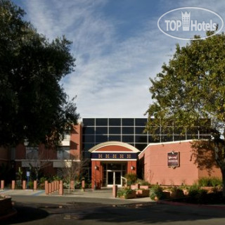 Фото Crowne Plaza Concord