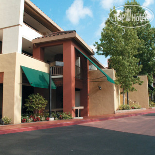 Фото La Quinta Inn & Suites Thousand Oaks Newbury Park