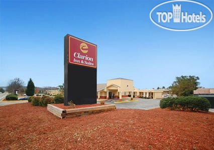 Фото Clarion Inn & Suites Haywood Mall Area