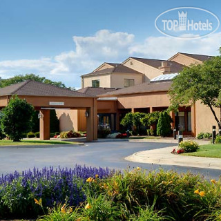 Фото Courtyard Detroit Livonia