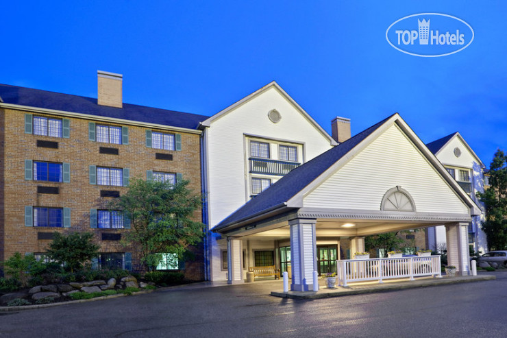Photos La Quinta Inn & Suites Cleveland Macedonia