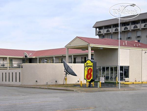 Photos Super 8 Lubbock Civic Center North