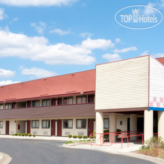 Фото Red Roof Inn Ann Arbor - University of Michigan North