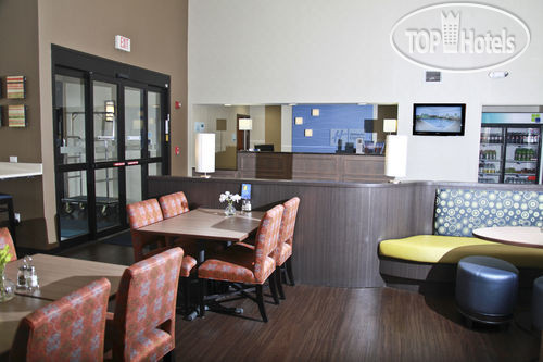 Фото Holiday Inn Express Hotel & Suites Roseville
