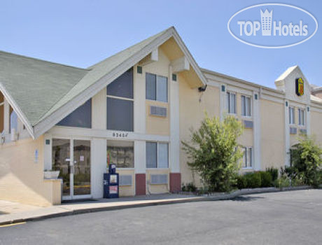 Фото Super 8 Wichita/West/Airport