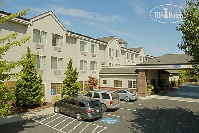 Hotelier's photos Best Western Plus Northwind Inn & Suites 2*