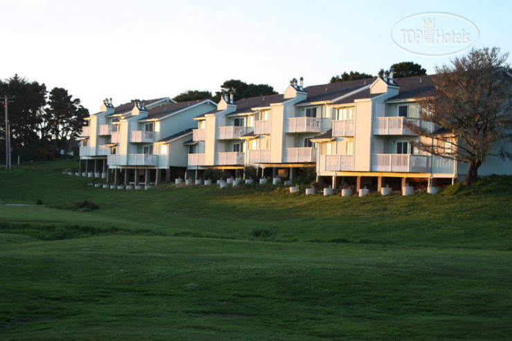 Hotelier's photos Best Western Inn at Face Rock 3*