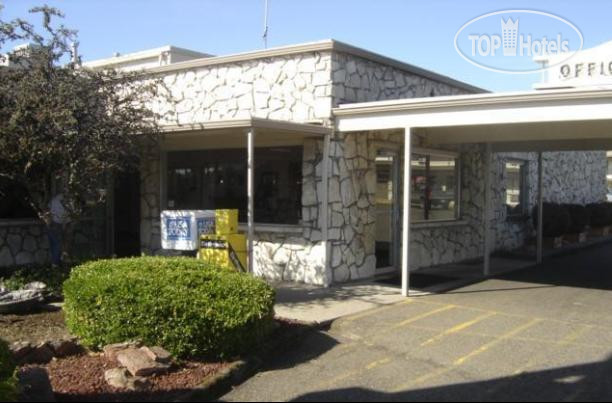 Hotelier's photos Americas Best Value Inn St. Helen 2*