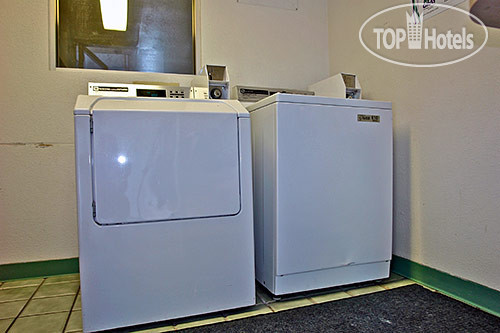 Новые добавленные фото туристов Motel 6 Grants Pass 2*