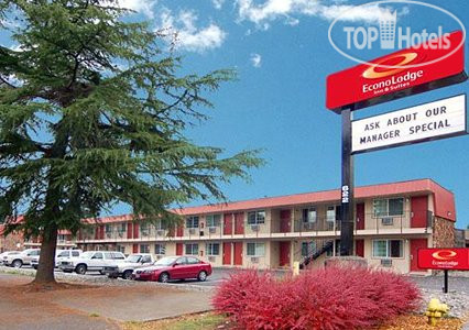 Hotelier's photos Econo Lodge Inn & Suites Hillsboro 2*