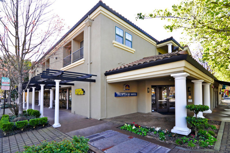 Фото Best Western Plus Palm Court Hotel