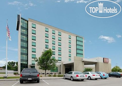 Hotel photo Clarion Suites at the Alliant Energy Center 3*