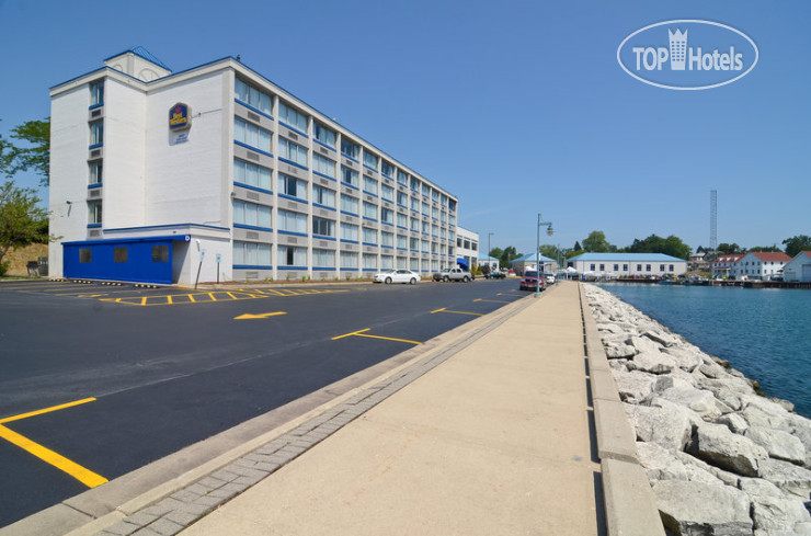 Hotelier's photos Best Western Harborside Inn & Kenosha Conference Center 2*