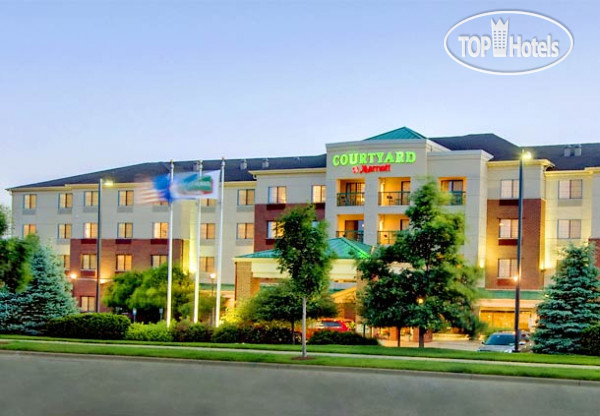 Hotelier's photos Courtyard Madison East 3*