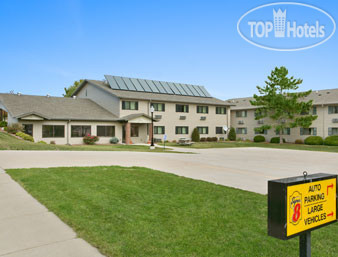 Hotelier's photos Super 8 Monroe 2*