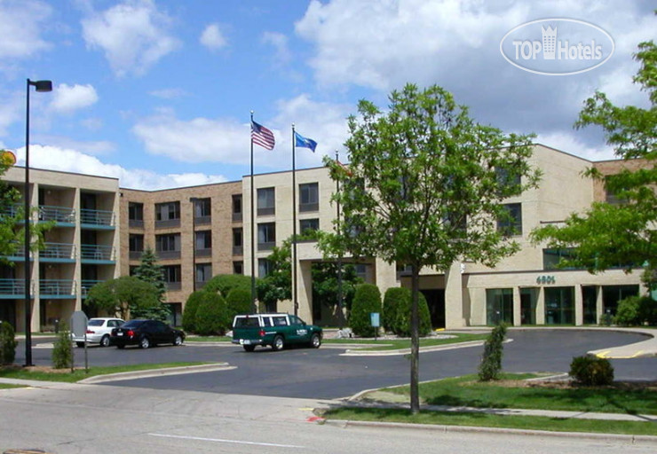 Hotel photo Best Western Plus East Towne Suites 3*