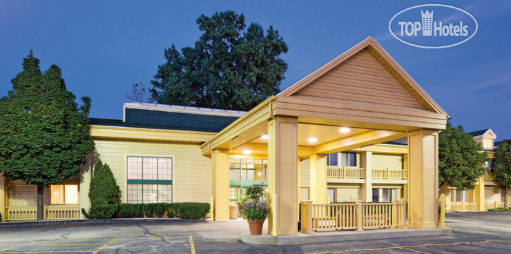 New photos from tourists La Quinta Inn Oshkosh 2*