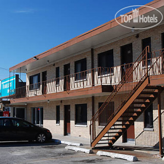 Photos Travelers Inn - Niles