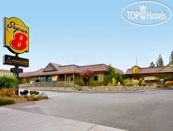 Hotel photo Super 8 Meadow Wood Courtyard 2*